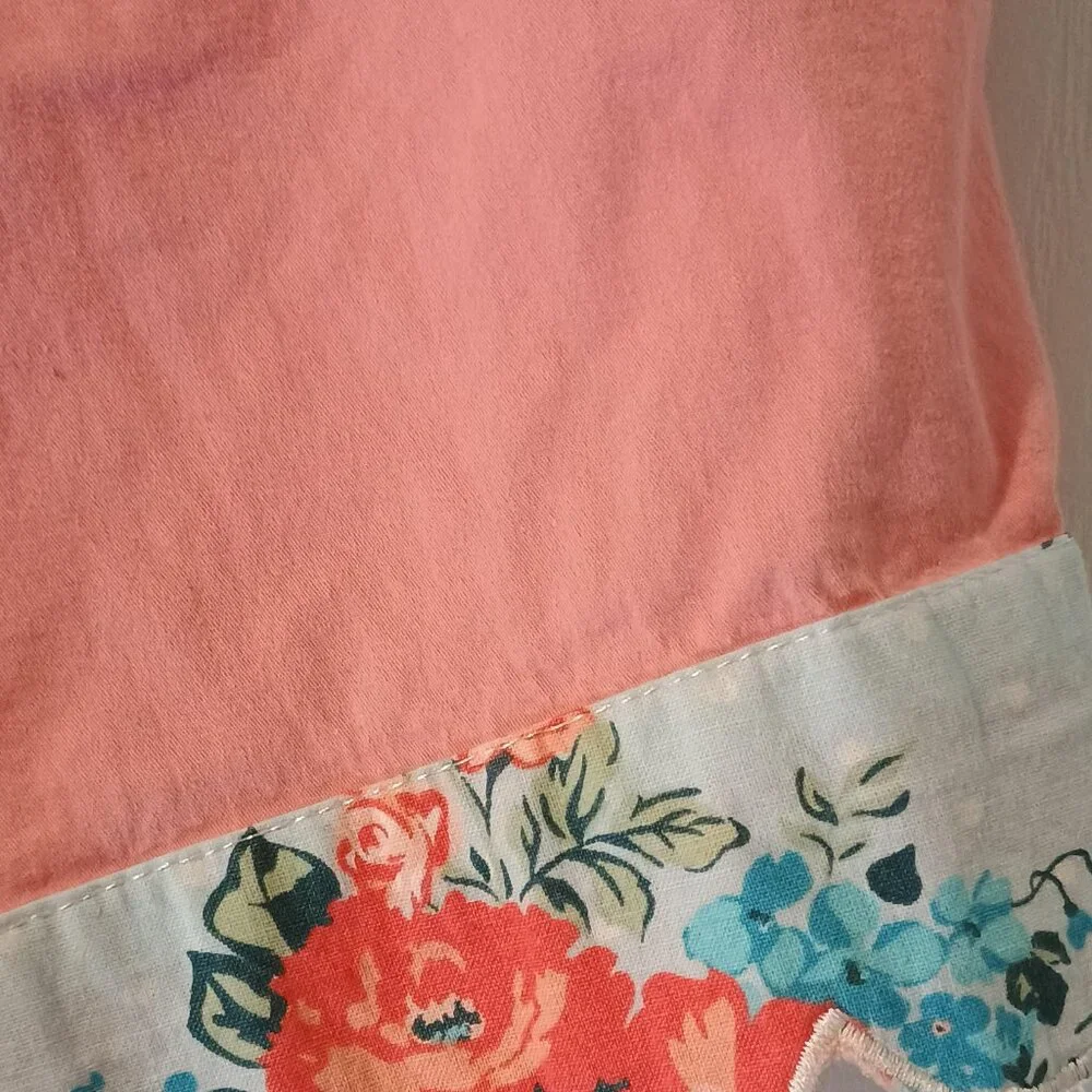 Calvin Klein Jeans/Chino Shorts/Womens/18W/Coral/Floral Scalloped - Picture 8 of 8